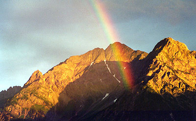 Foto: Berge und Regenbogen